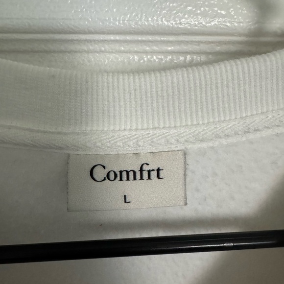 Comfrt White Camo Sweatshirt - Picture 3 of 3